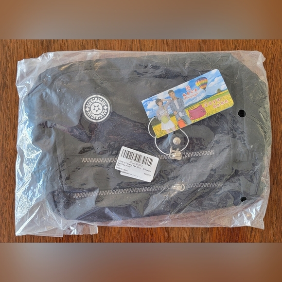 Waterproof Sling Tote Bag | Crossbody/Shoulder | New - Picture 2 of 4